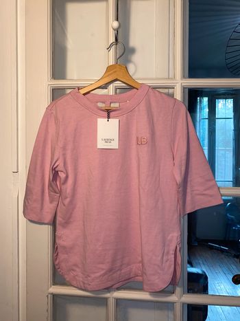 T-shirt rose Laurence bras  Taille 38 Neuf avec étiquette