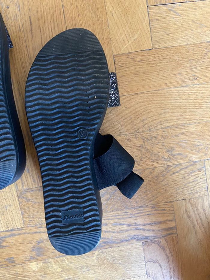 Sandales Bâta noir platform 3 cm talon 6 cm très légère taille 39 mit 1 fois - photo numéro 4