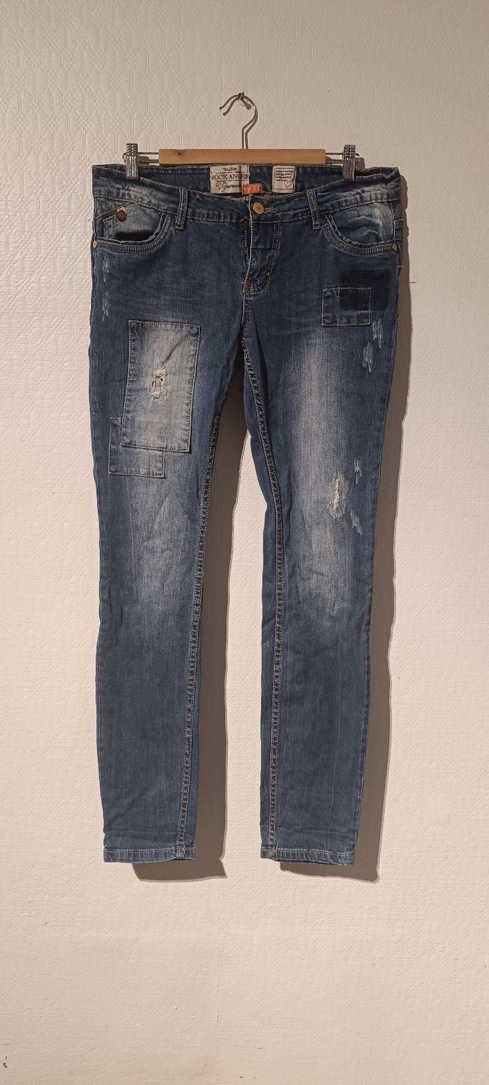 Jean Rock Angel délavé & destroy – patchs – coupe slim – taille XL