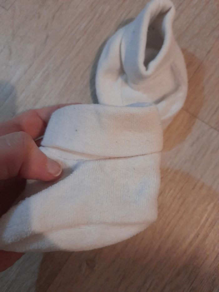 Chaussons velours 3 mois - photo numéro 2