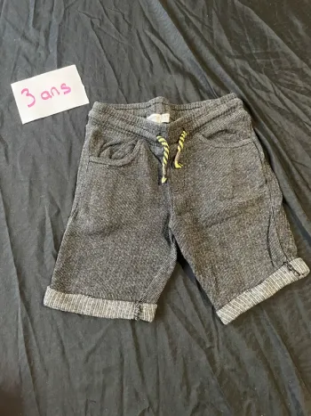 Short gris