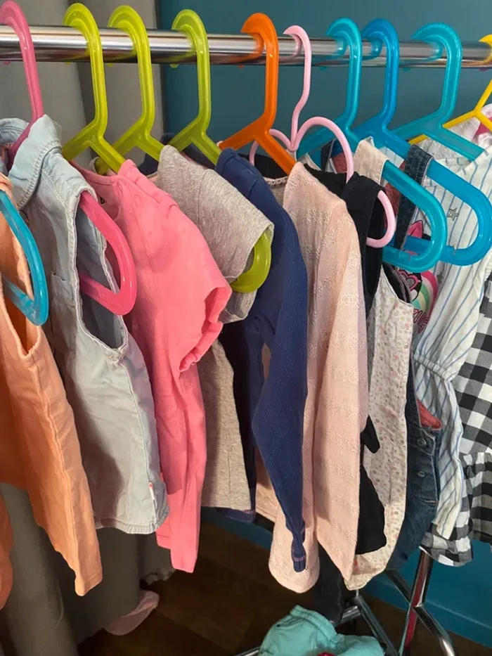 👗 Gros lot vêtements fille – Taille 3 ans 👗 - photo numéro 3