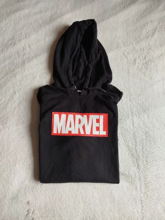 Pull à capuche Kiabi taille S Marvel