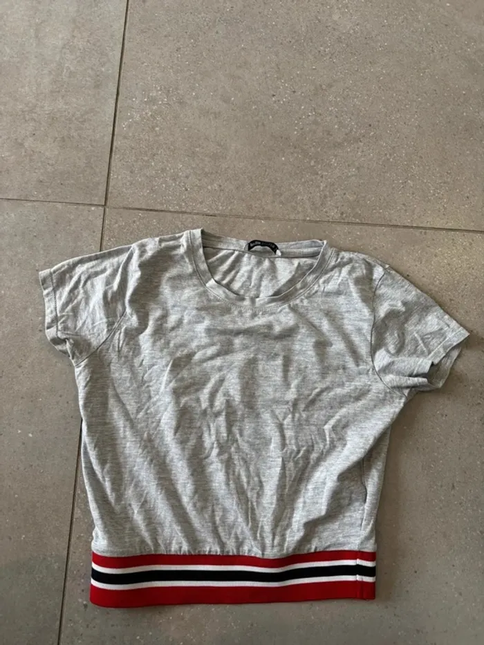 T-shirt gris Fb Sisters, taille S, très bon état