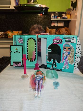 Poupée lol omg série 2