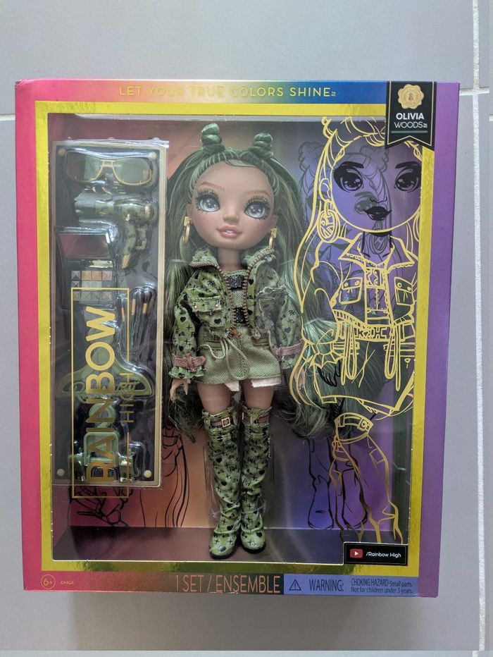 Poupée Rainbow High Olivia Woods neuve