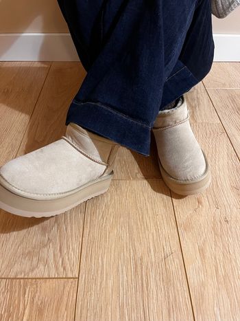 🟤 UGG compensées – Taille 37 – Beige – Neuves