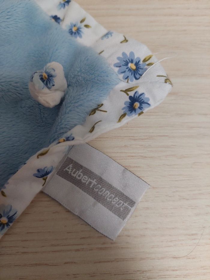 Aubert concept - doudou lapin bleu et fleurs - photo numéro 5