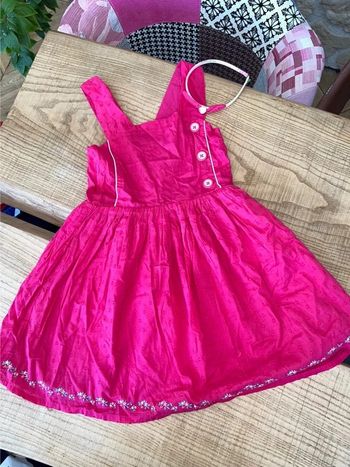 Ensemble d’été 9 ans sergent major taille 9 ans robe serré tête à fleurs rose fushia