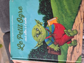 Le petit ogre veut aller à l’école