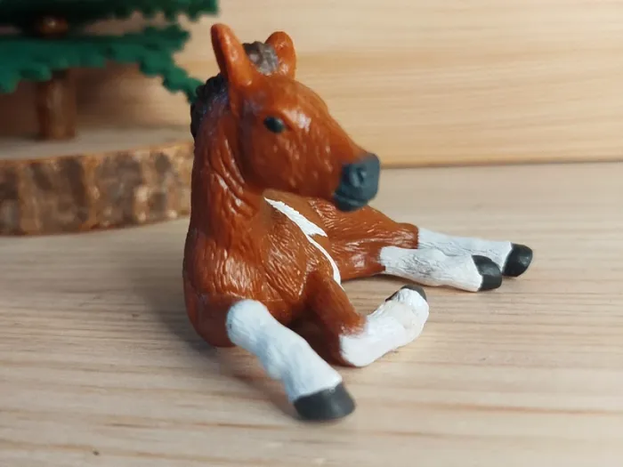 Schleich poulain couché Figurine animal équidé - photo numéro 2