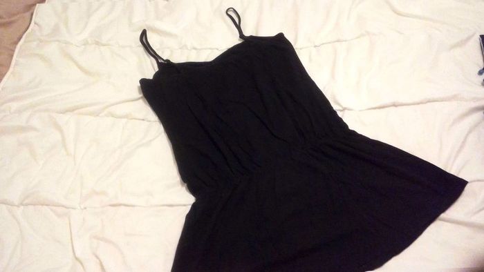 Petite  robe  noire  T36 - photo numéro 4