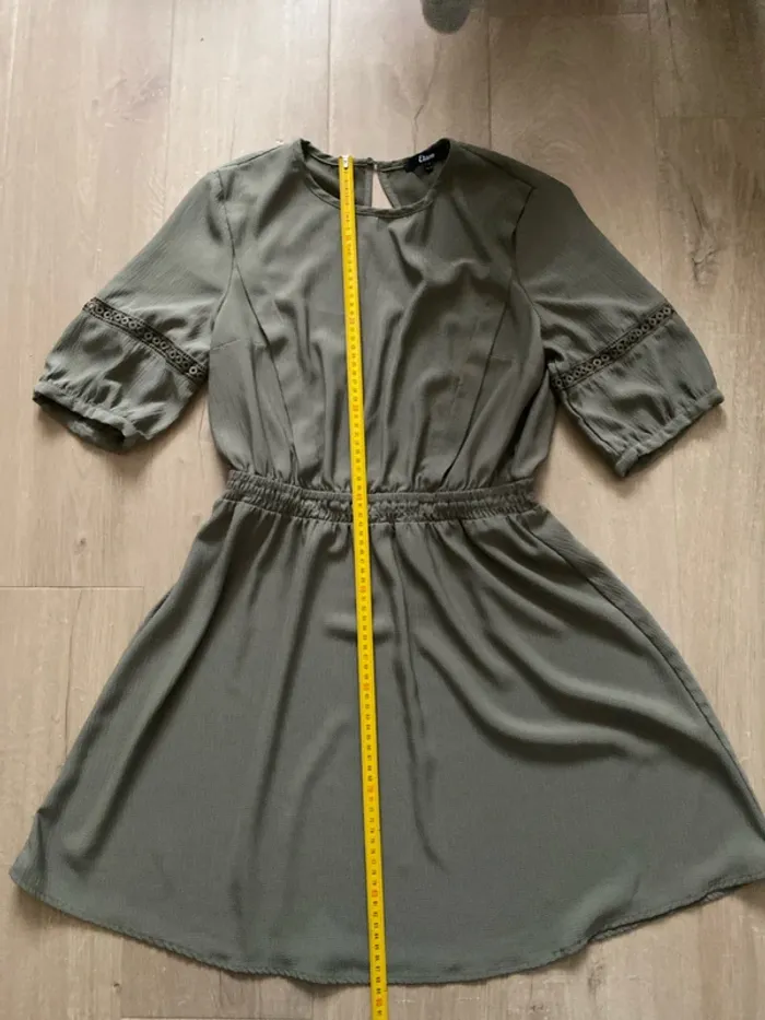 Robe courte kaki - photo numéro 5