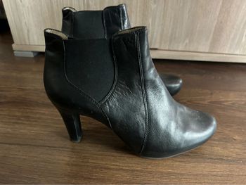 Bottines Unisa P. 38 noir cuir talons