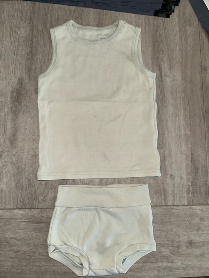 T-shirt sans manche culotte