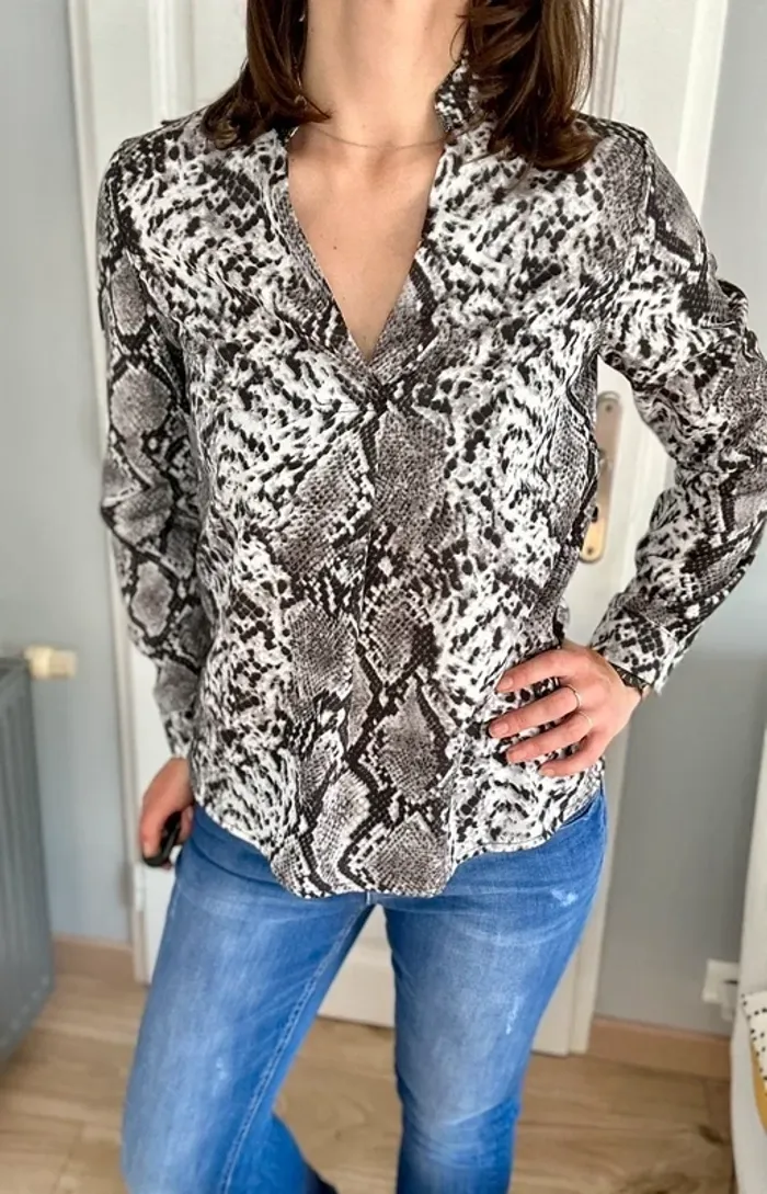 Blouse imprimé python / écaille – Tendance et chic S / 36 / 1·Très bon état - photo numéro 6