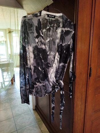 T-shirt top fleuri croisé nœud Desigual M/38 y2k