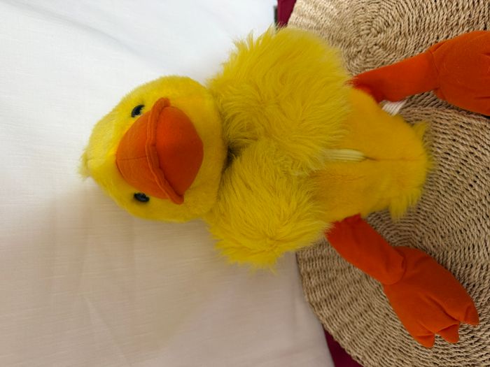 Peluche - Cache pyjama, canard jaune, allongé - photo numéro 3