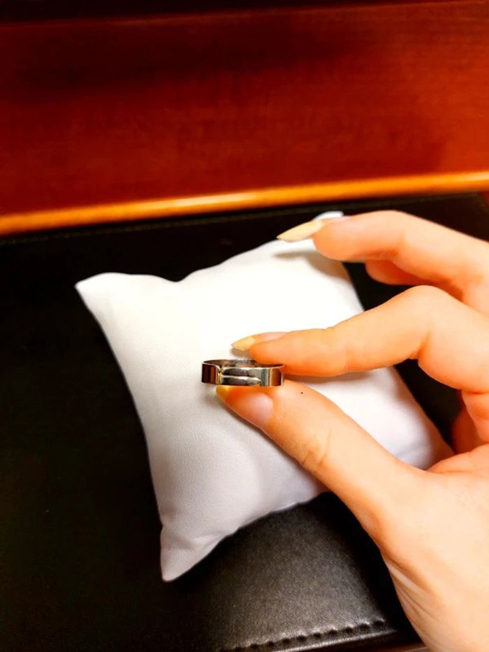 Magnifique bague ajustable alliance solitaire, pierre blanche - photo numéro 4