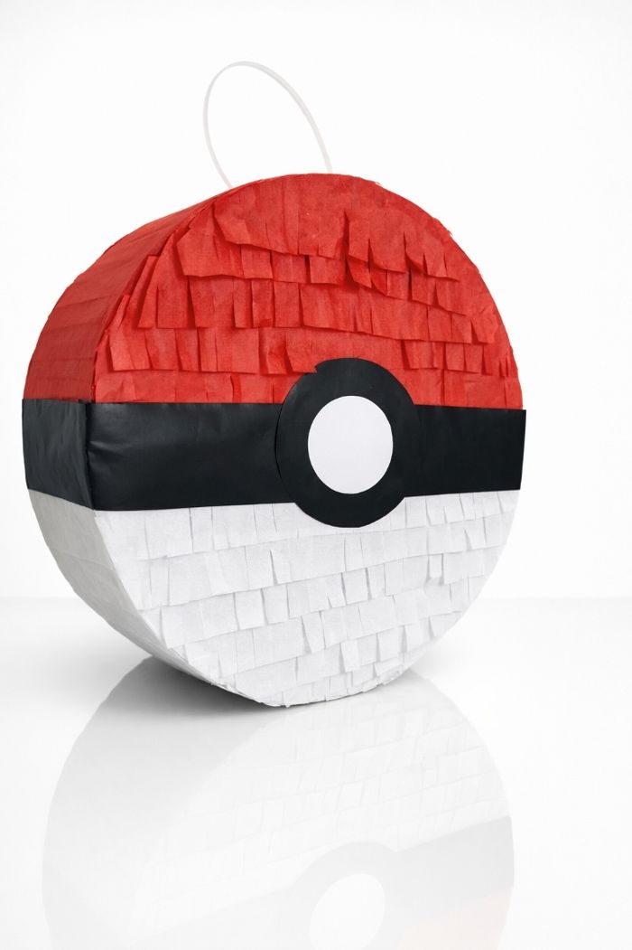 Pokeball Pokémon pinata