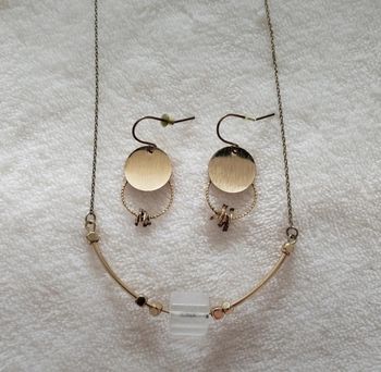 Collier +boucles d'oreilles