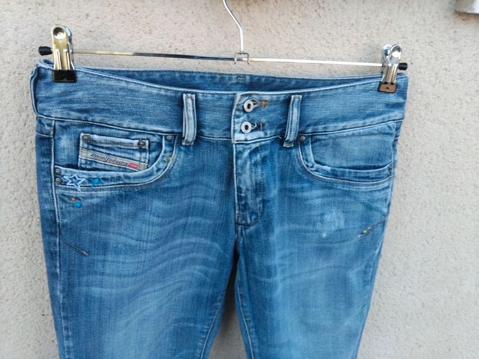 Jean jambes évasées Diesel t32 - photo numéro 8