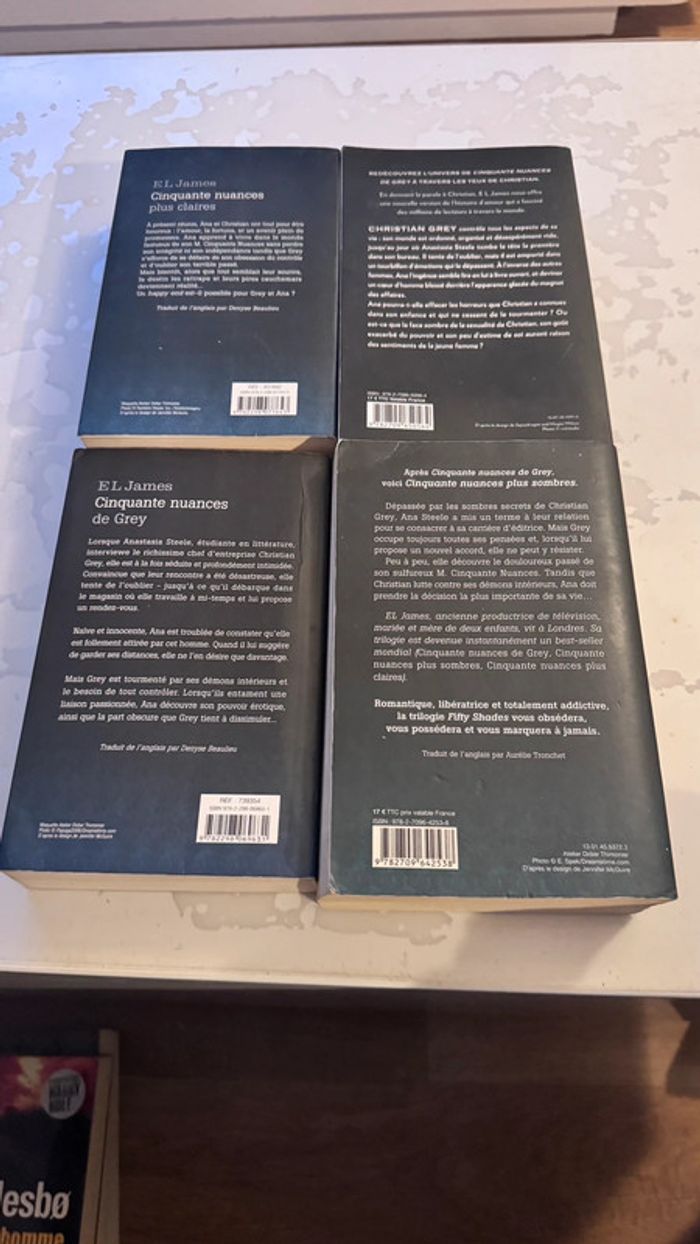 Lot de 4 livres Cinquante nuances de E. L. James  Trilogie complète + “Grey” - photo numéro 10