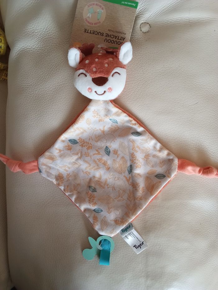 Doudou Tigex neuf cerf daim rennes  chevreuil plat velours ras tête au sommet