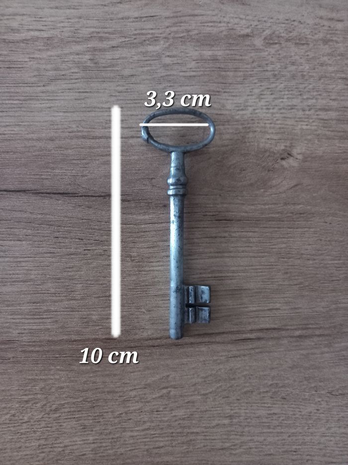 Clé ancienne en métal de 10 cm. - photo numéro 8