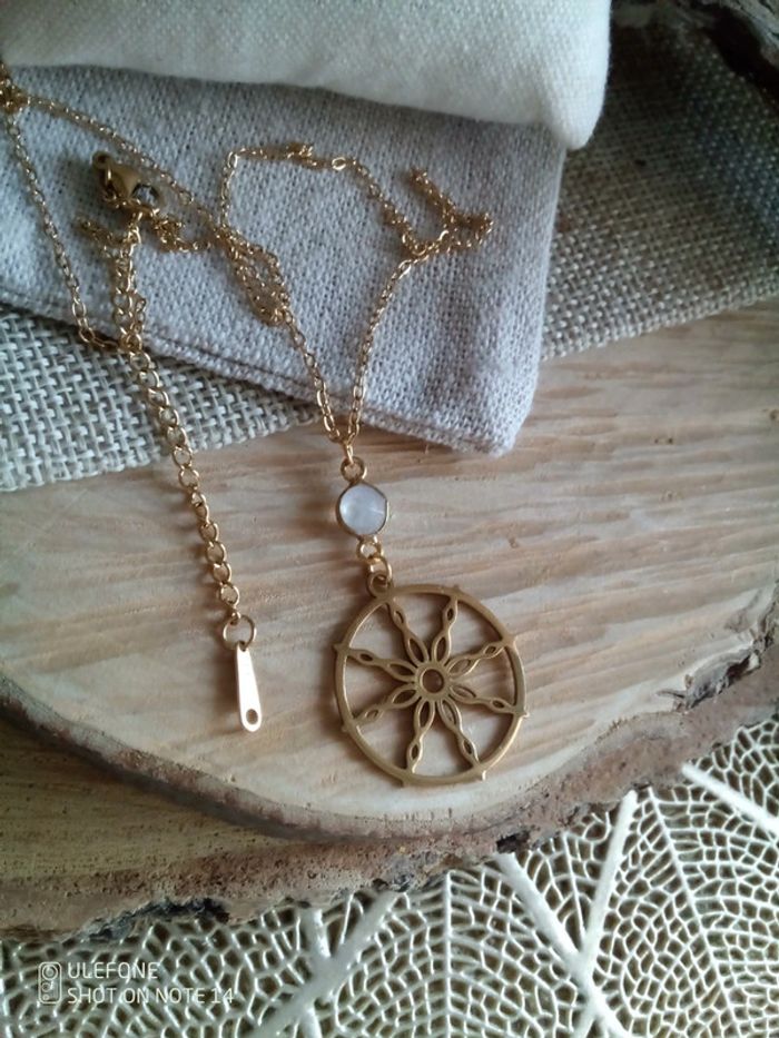 Collier Dharma roue bouddhiste et pierre de lune naturelle - photo numéro 2