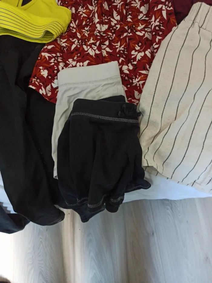 Lot de 17 vêtements fille xs ( lot 7) - photo numéro 10