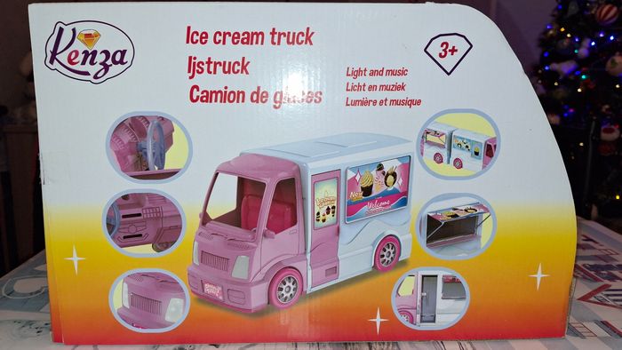 Camion marchand de glace neuf avec accessoires