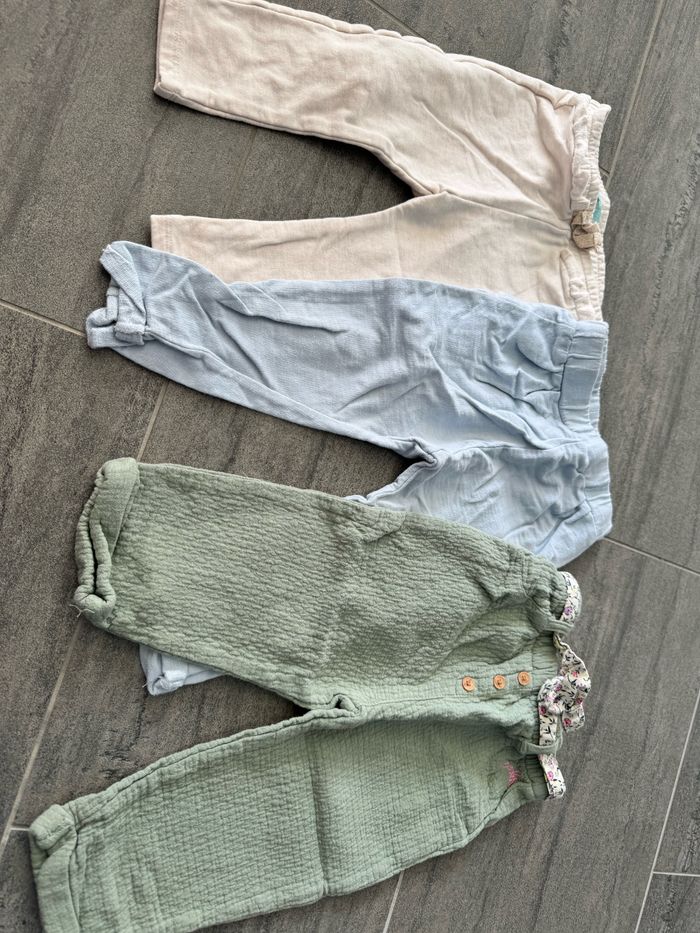 Lot pantalons tissus 18 mois