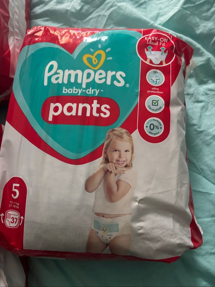 Lot couches pants Pampers taille 5 - photo numéro 4