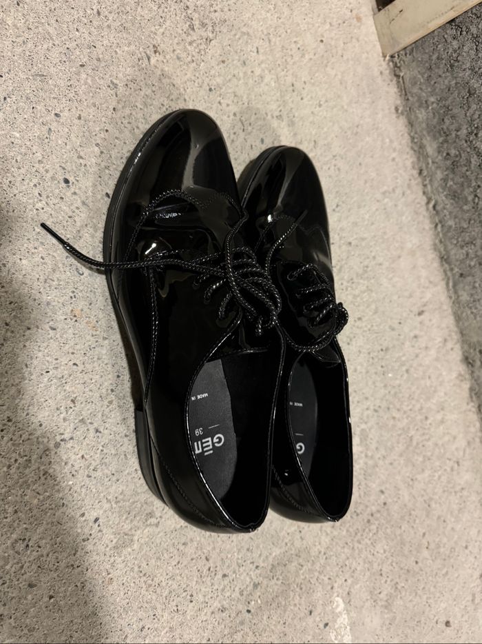 Derbies vernies noires - photo numéro 2