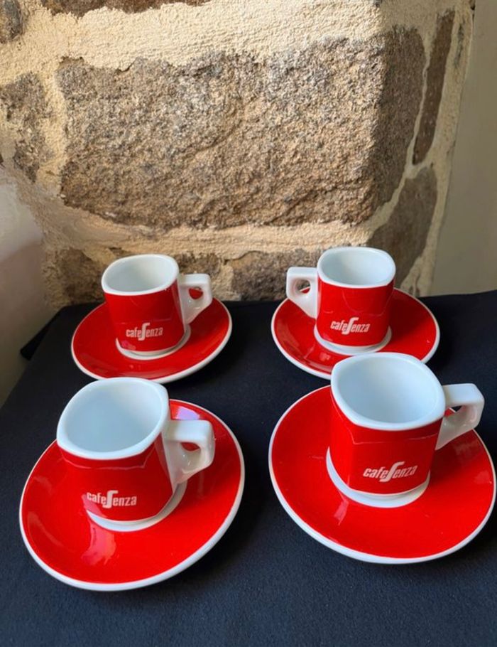 Lot de 4 tasses et 4 sous tasses à café Segafredo Vintage - photo numéro 4