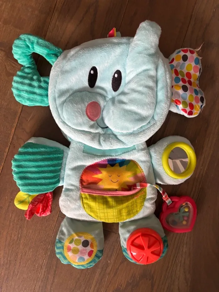 Éléphant peluche nomade avec activités tbe playskool