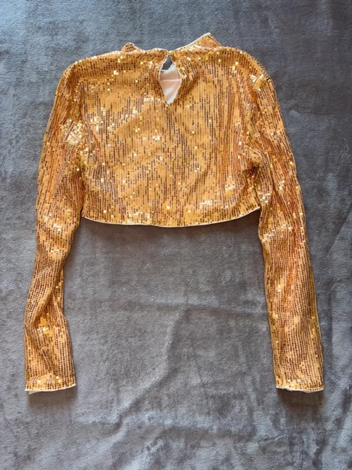 Haut femme à paillettes court à manches longues Shein en très bon état taille 34. Couleur doré. - photo numéro 6
