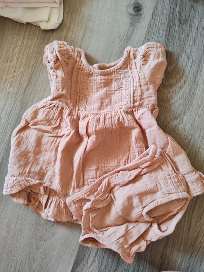 Petite robe - 1M - photo numéro 2