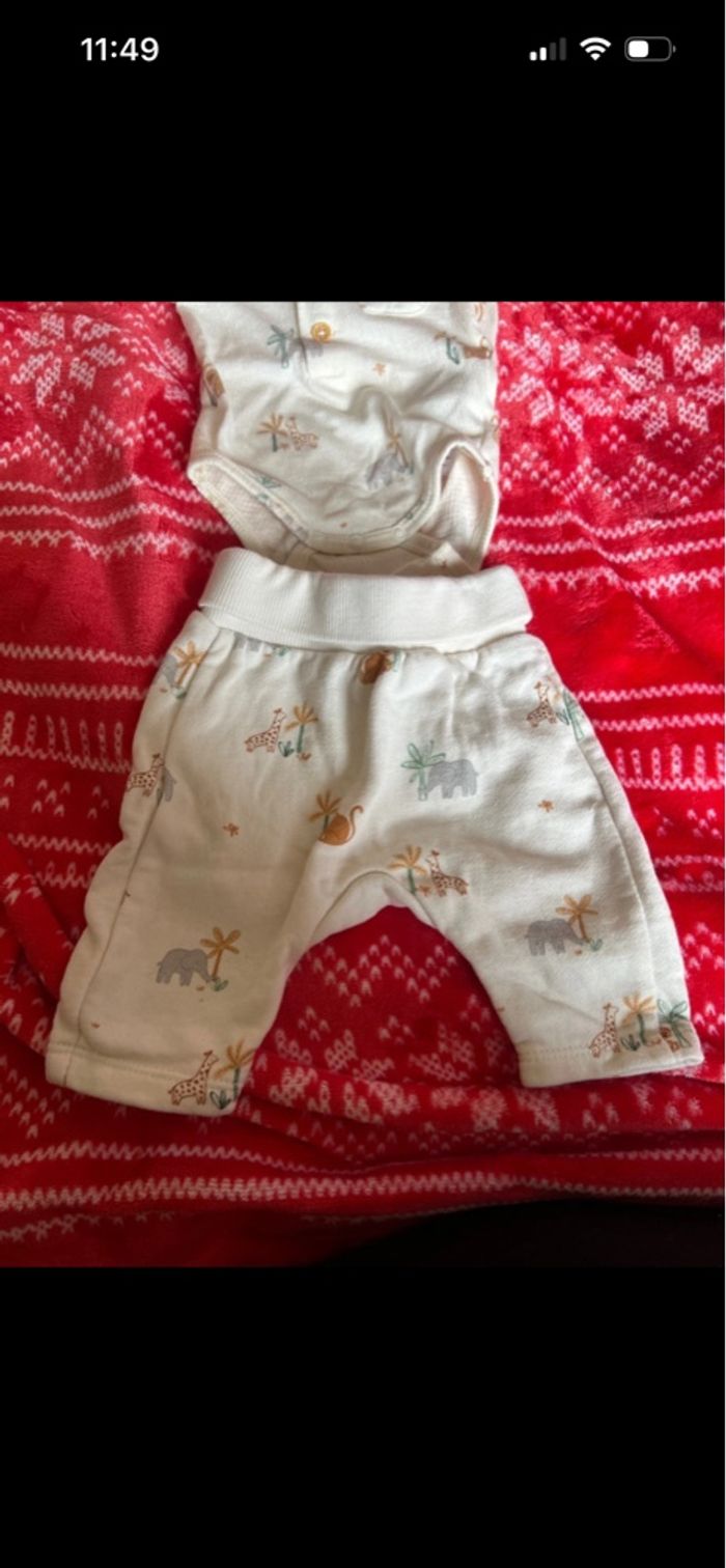 Ensemble bébé 1 mois - photo numéro 3