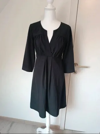 🖤 Robe noire chic H&M – Taille 36