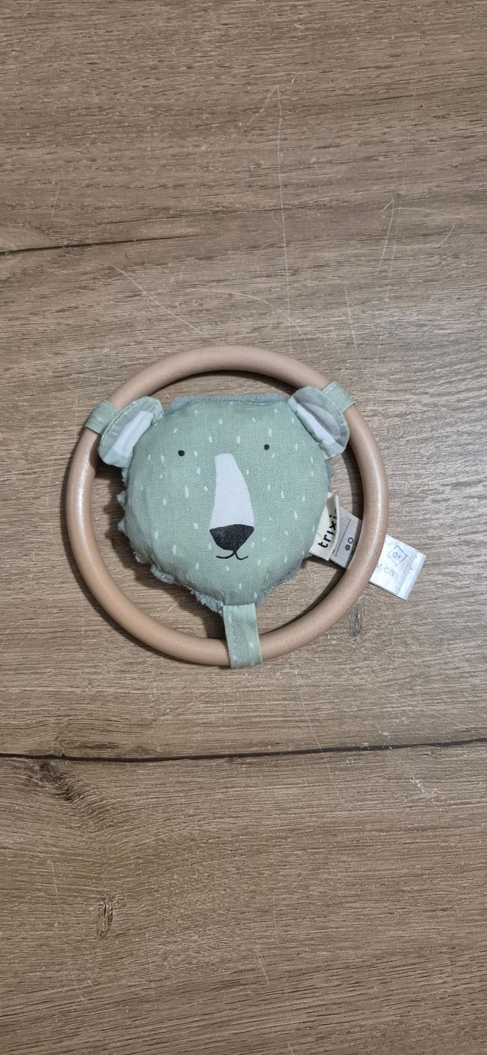 Hochet rond en bois ours polaire