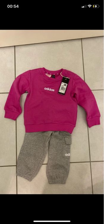 Ensemble adidas neuf 