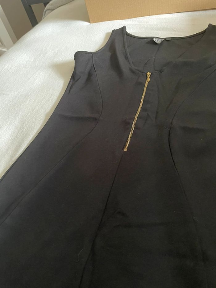 Petite robe noire à fermeture - photo numéro 2