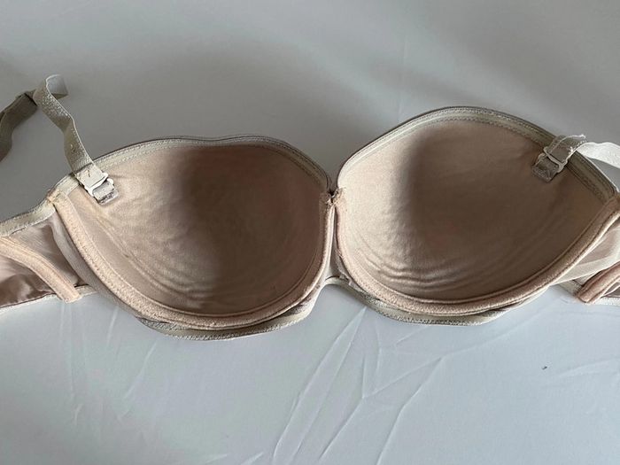 Soutien-gorge - photo numéro 2