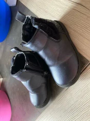 Chaussure bébé taille 20