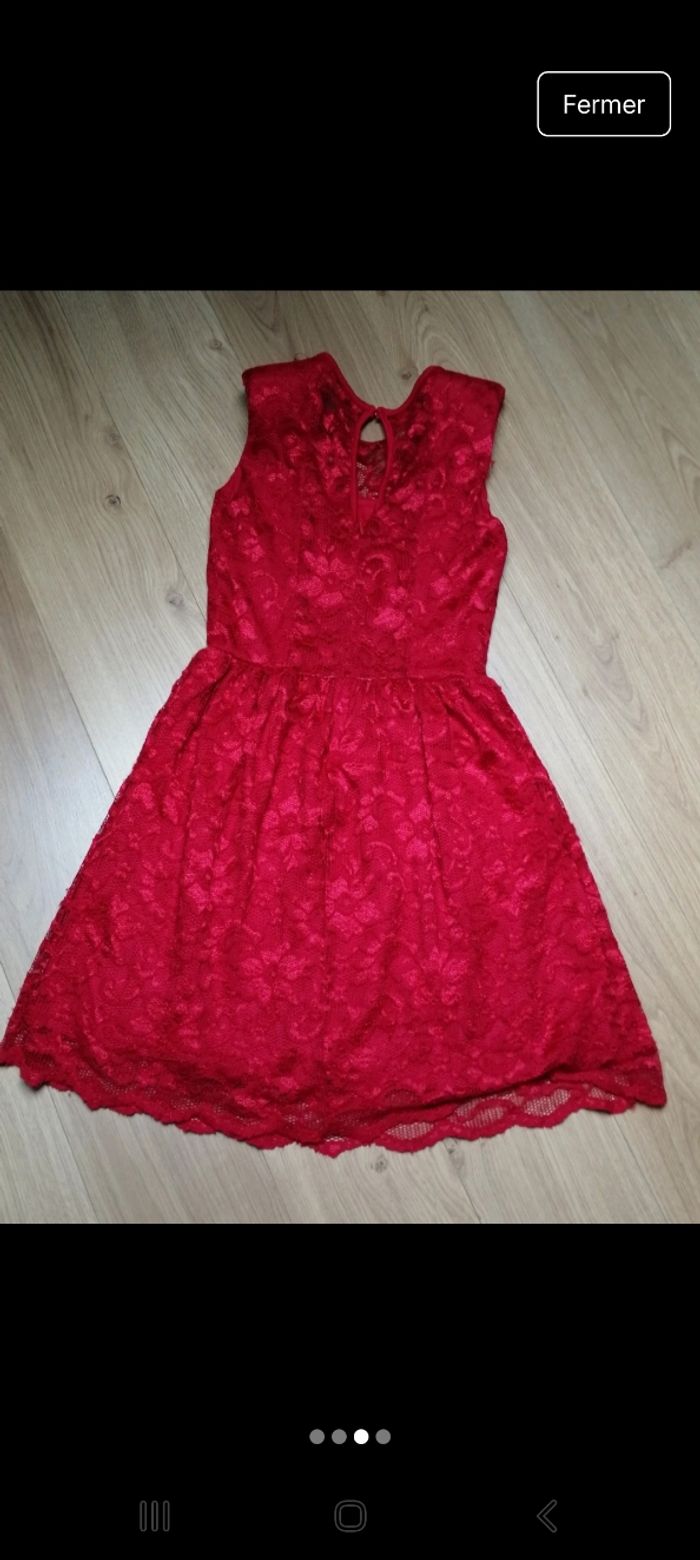 Robe en dentelle rouge T36 - photo numéro 2