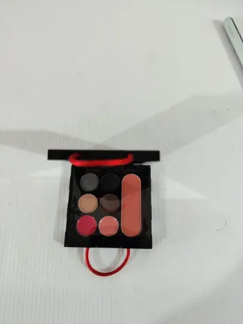 Sephora palette de maquillage mini 6x6 cm  valeur 22€