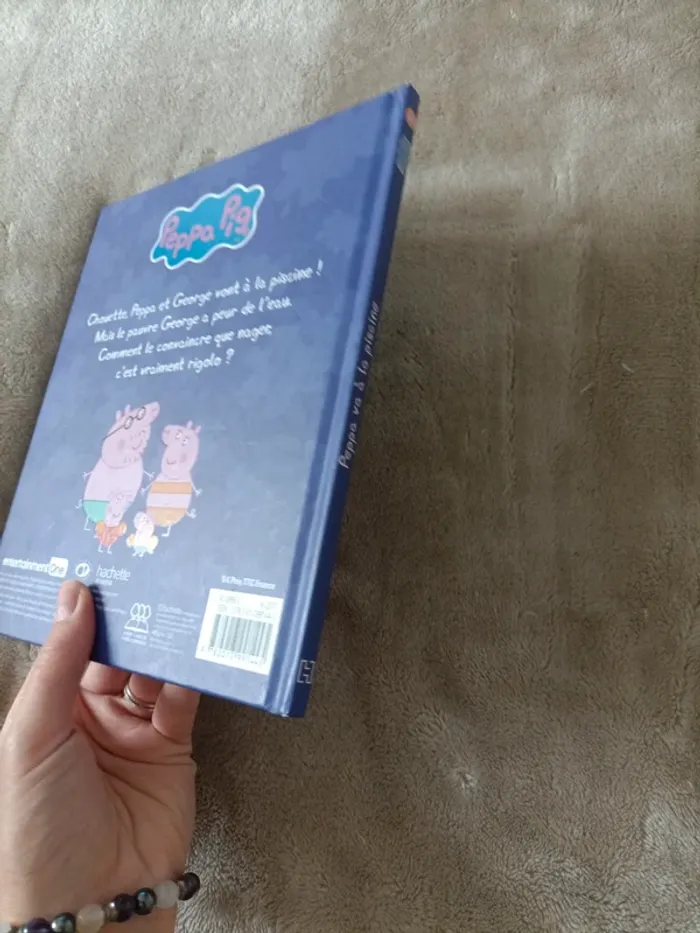 Livre Peppa Pig : Peppa va à la piscine - photo numéro 3