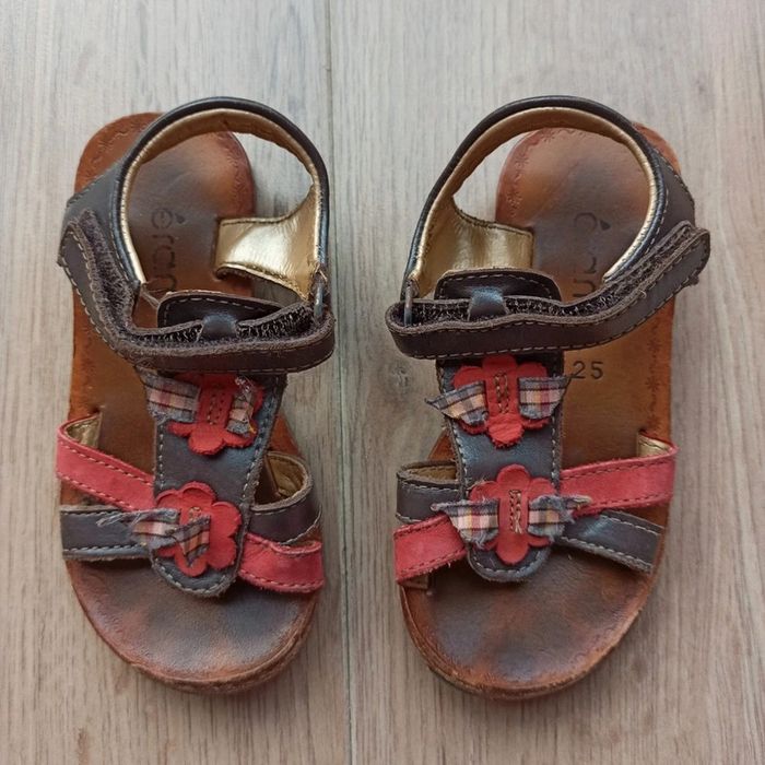sandales nu pieds marron rouge fermeture a scratch Eram pointure 25